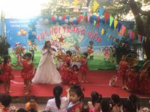 Bé vui hội trăng rằm 2015-2016